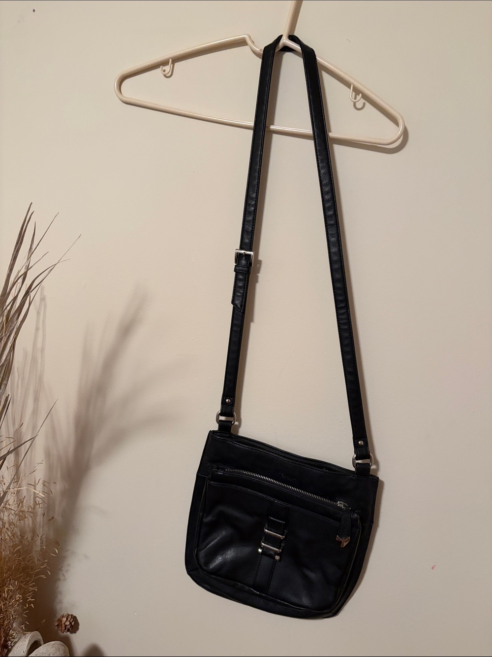 Perlina vintage Black Leather Crossbody Bag